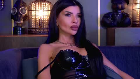 Elenia online show from 03.05.26