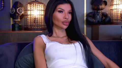 Elenia online show from 03.29.26