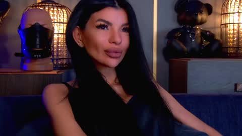 Elenia online show from 05.02.26