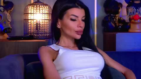 Elenia online show from 05.25.26