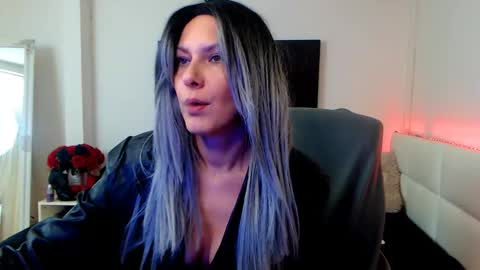 Snapshot of mistressevelyn_ chatting on 01.20.25 MistressEvelyn online show from 01.20.25