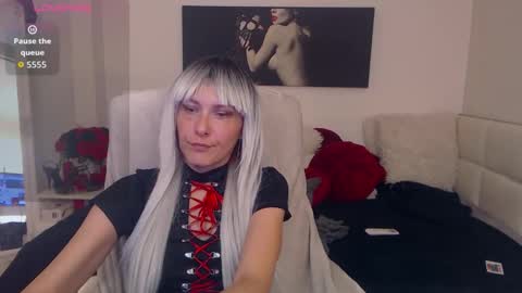 Snapshot of mistressevelyn_ chatting on 10.20.25 MistressEvelyn online show from 10.20.25