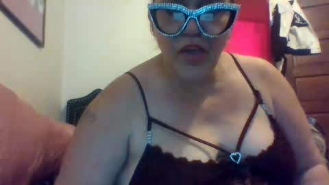 Snapshot of mistressmich623603 chatting on 12.19.25 thick playful mistress new mature hornygranny online show from 12.19.25