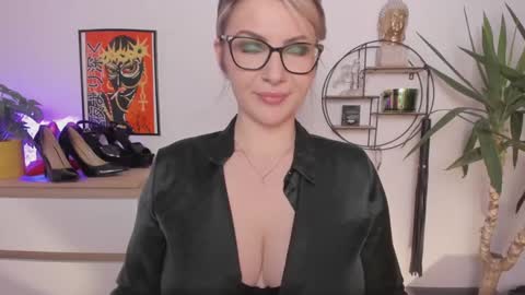 Snapshot of mistresssandy chatting on 12.04.24 SANDY online show from 12.04.24