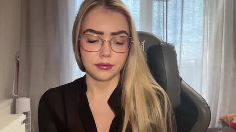 Snapshot of mistresssandy chatting on 01.29.25 SANDY online show from 01.29.25