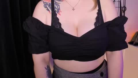 Snapshot of mistresssandy chatting on 02.21.25 SANDY online show from 02.21.25