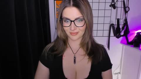 Snapshot of mistresssandy chatting on 03.10.25 SANDY online show from 03.10.25