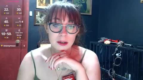 Snapshot of mistressthrope chatting on 05.10.26 MistressThrope online show from 05.10.26