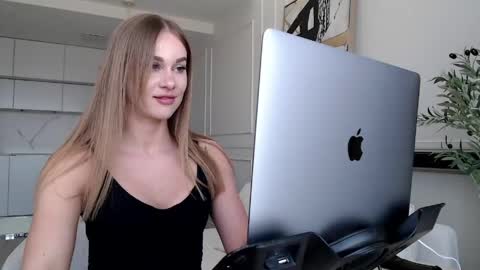 mistressuniverse online show from 04.13.26