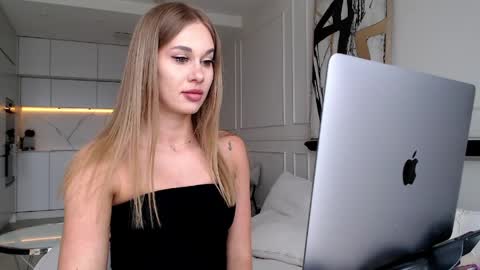 mistressuniverse online show from 05.13.26