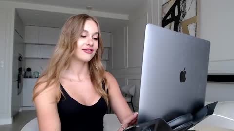 mistressuniverse online show from 06.04.26