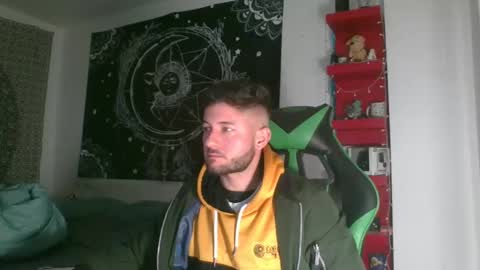 Snapshot of mistxss chatting on 12.31.24 mistxss online show from 12.31.24