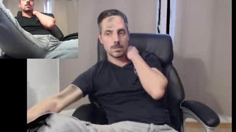 Snapshot of mitsch01 chatting on 10.11.25 Mitsch online show from 10.11.25