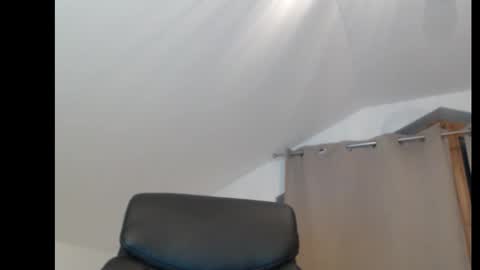 Snapshot of mitsch01 chatting on 11.20.25 Mitsch online show from 11.20.25