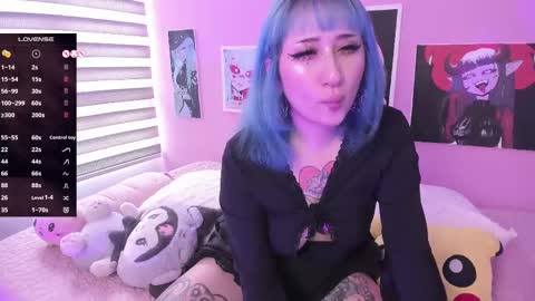 Snapshot of miwaviolet chatting on 02.22.25  Miwa Violet  online show from 02.22.25