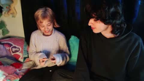 Snapshot of mixipeach chatting on 05.21.26 Naomi and Nekorii online show from 05.21.26