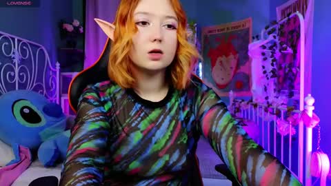 Snapshot of mizukinoyoru chatting on 02.15.25 Mizuki online show from 02.15.25