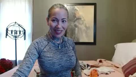 MizXtrix online show from 10.27.25