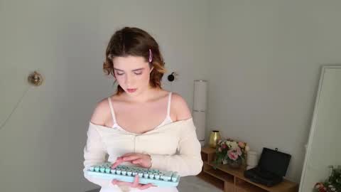 Snapshot of mmm__yes chatting on 01.31.26 Michaela online show from 01.31.26