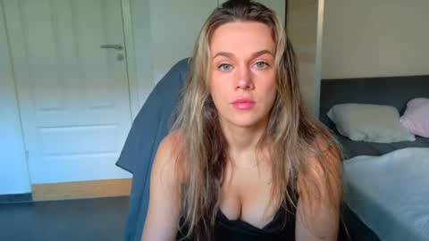mmminnie online show from 06.17.26