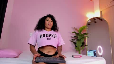 moan_hot online show from 05.04.26