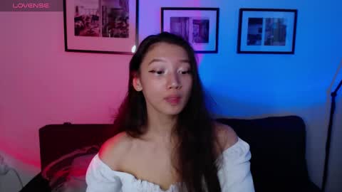 Snapshot of moana_blu chatting on 01.14.25 moana online show from 01.14.25