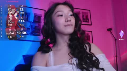 Snapshot of moana_blu chatting on 03.04.25 moana online show from 03.04.25