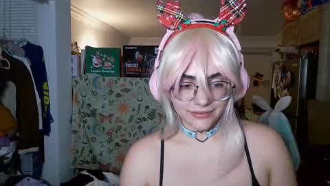 Snapshot of mochi_rainbow chatting on 12.28.24 The Mochi Rainbow Variety Show online show from 12.28.24