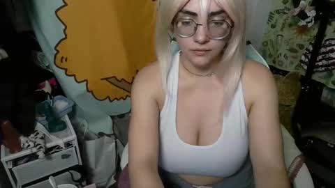 Snapshot of mochi_rainbow chatting on 02.09.25 The Mochi Rainbow Variety Show online show from 02.09.25