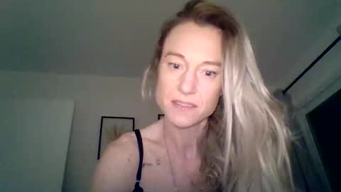 Snapshot of mockingbirds91 chatting on 03.26.26 mockingbirds91 online show from 03.26.26