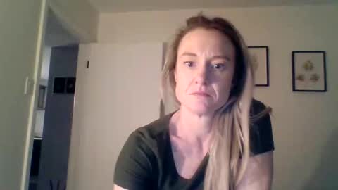 Snapshot of mockingbirds91 chatting on 04.01.26 mockingbirds91 online show from 04.01.26