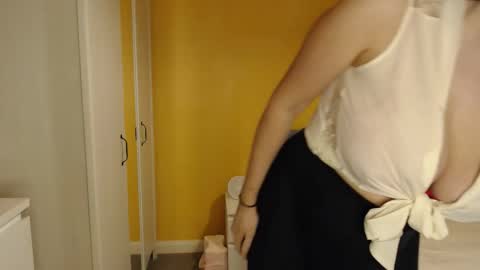 Mockingjay3001 online show from 10.29.25