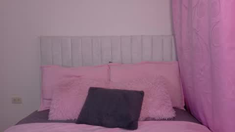 Snapshot of modelross07 chatting on 02.03.26 zoe ross online show from 02.03.26