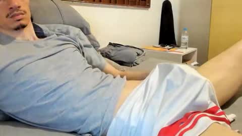 Snapshot of moderdelier chatting on 03.06.26 DigBreed online show from 03.06.26