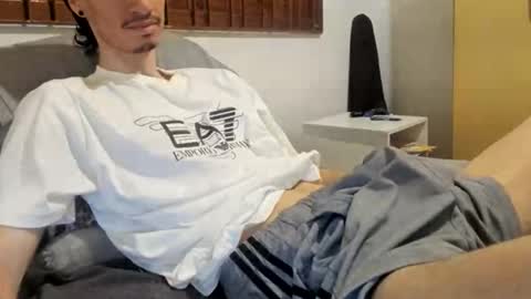 Snapshot of moderdelier chatting on 03.08.26 DigBreed online show from 03.08.26