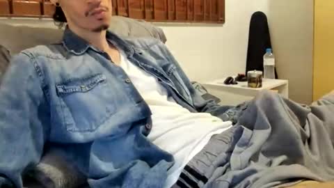 Snapshot of moderdelier chatting on 03.15.26 DigBreed online show from 03.15.26