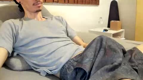 Snapshot of moderdelier chatting on 03.18.26 DigBreed online show from 03.18.26