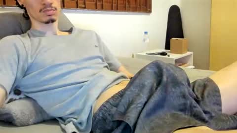 Snapshot of moderdelier chatting on 03.19.26 DigBreed online show from 03.19.26