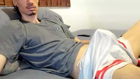 Snapshot of moderdelier chatting on 03.25.26 DigBreed online show from 03.25.26