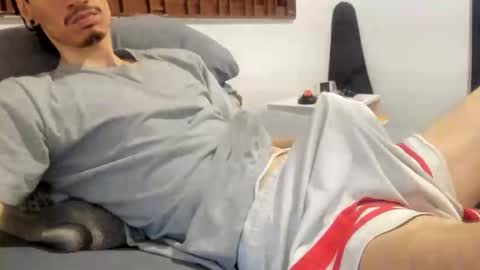 Snapshot of moderdelier chatting on 04.09.26 DigBreed online show from 04.09.26