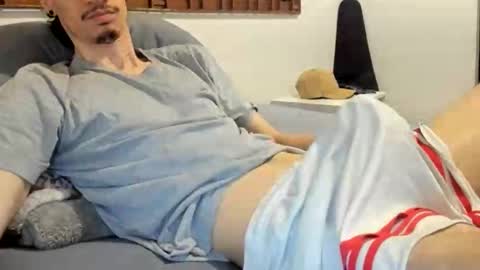 Snapshot of moderdelier chatting on 04.11.26 DigBreed online show from 04.11.26