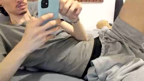 Snapshot of moderdelier chatting on 04.13.26 DigBreed online show from 04.13.26