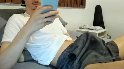 Snapshot of moderdelier chatting on 04.14.26 DigBreed online show from 04.14.26