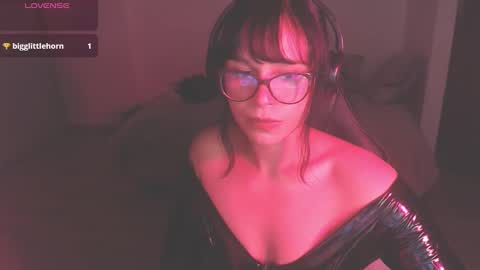 Snapshot of modjo_ chatting on 02.16.25 Modjo online show from 02.16.25