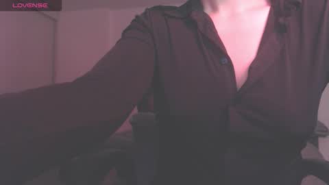 Snapshot of modjo_ chatting on 09.22.25 Modjo online show from 09.22.25