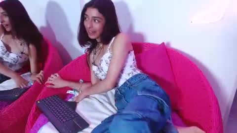 Snapshot of moira_jam chatting on 07.18.26 Moira online show from 07.18.26