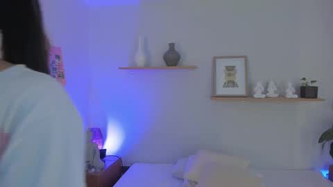 M o L l i E  online show from 03.03.25