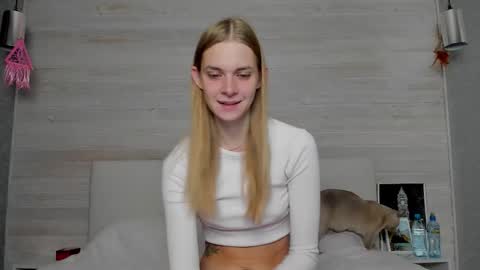 Molly Hunt online show from 10.20.25