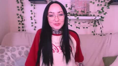 Snapshot of molly_kisss chatting on 09.14.25 molly_kisss online show from 09.14.25