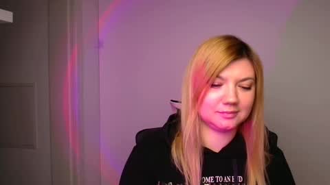 Molly online show from 01.10.25